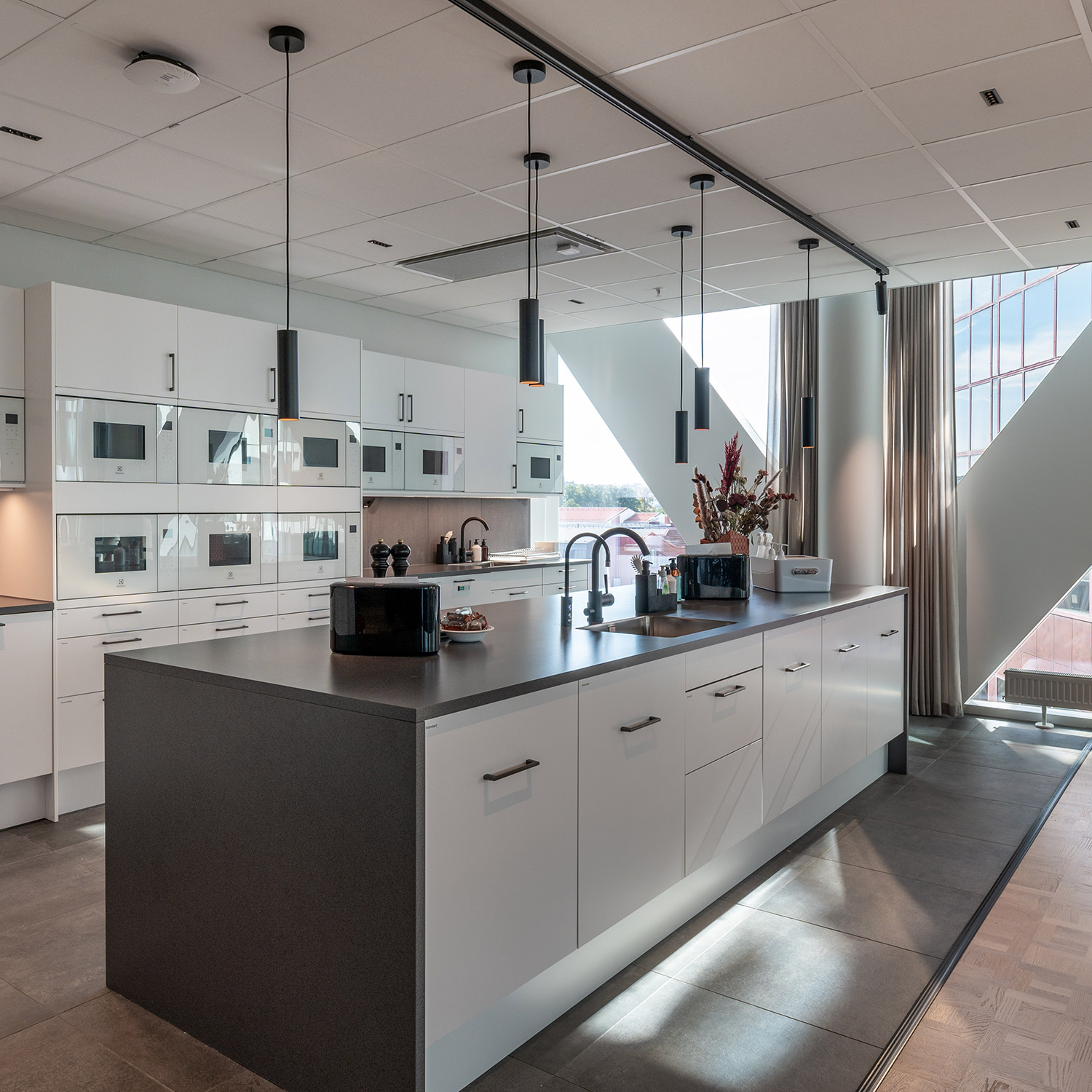 Tony Pendant G2 927 9,3W Ø:60x250mm 3m BK/GD Phasecut - Bilde 5